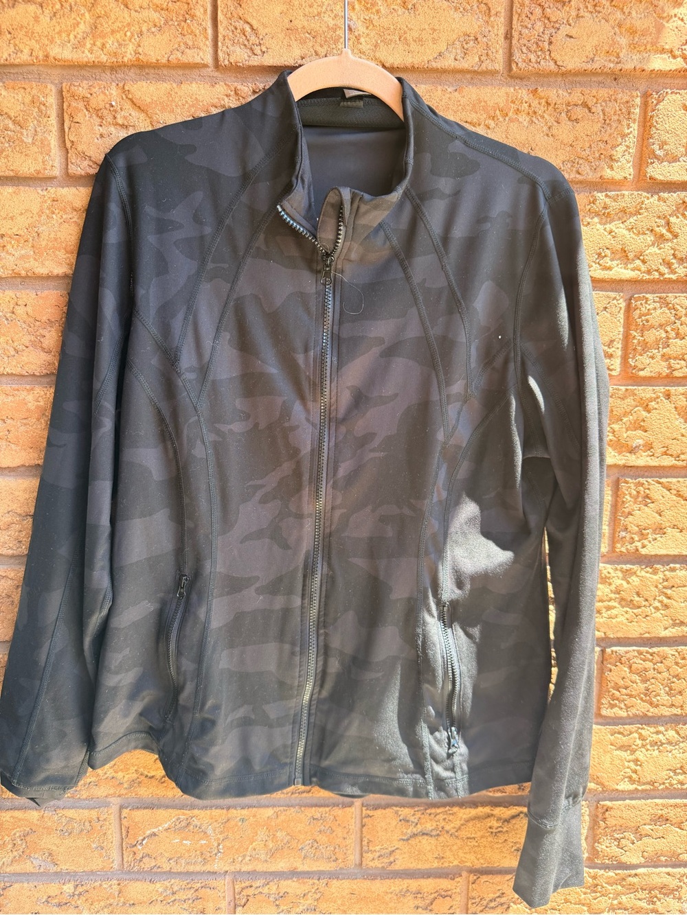 • 90 Degrees By Reflex Grey & Black Camouflage Sculpting Jacket